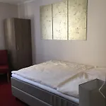 Neptun Hotell *